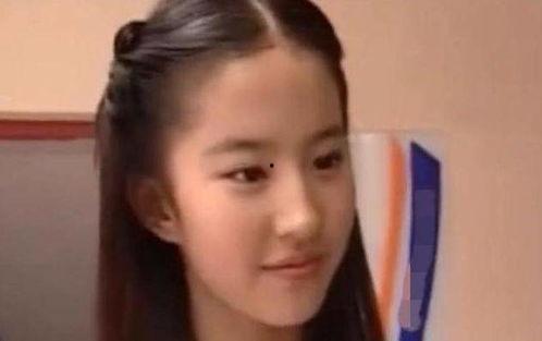 刘亦菲娱乐吃瓜